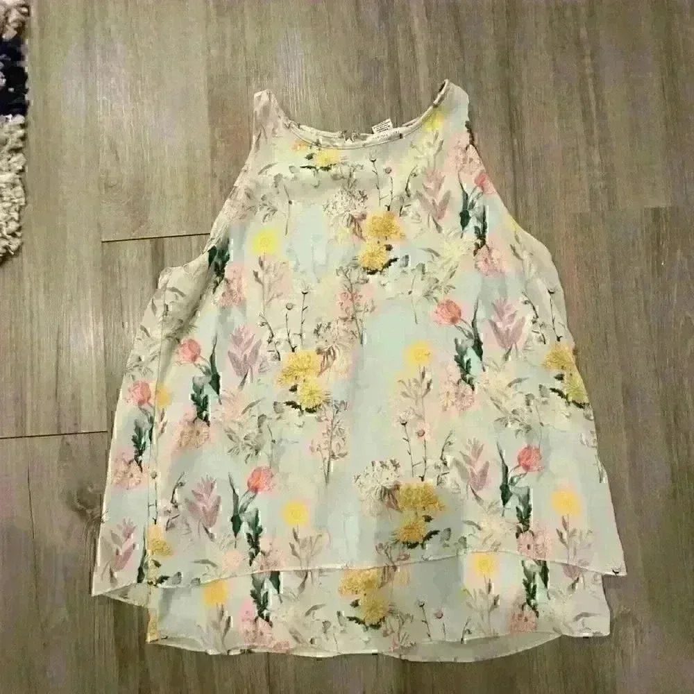 Tabitha Webb beautiful floral top    